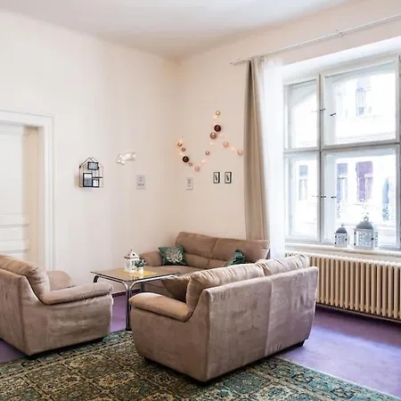 Stylish Retreat In Διαμέρισμα