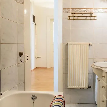 Διαμέρισμα Stylish Retreat In *